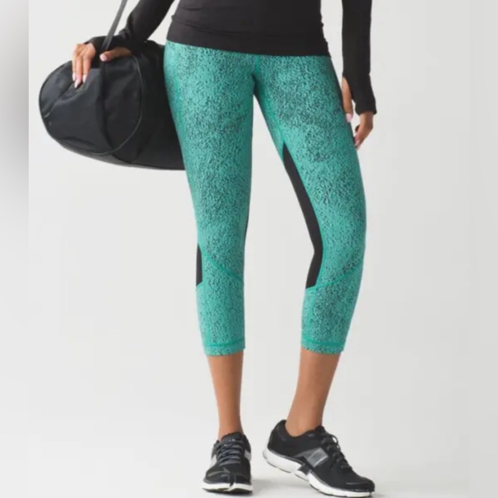 Lululemon Pace Rival Crop Power Luxtreme Spray Jacquard Bali Breeze Black Size 4